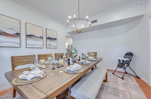 Valrico Villa | Valrico Villa: Pool, Spa, Court & Game Room