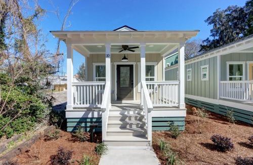 Thunderbolt House | Village on The Bluff: Mid-Ship-Tury Cottage by Lucky Savannah