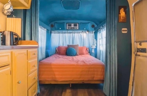 Truth or Consequences Resort | Vintage Avion Retreat - Mineral Hot Springs & Glamping