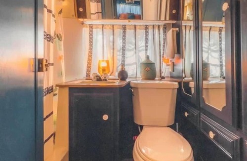 Truth or Consequences Resort | Vintage Avion Retreat - Mineral Hot Springs & Glamping