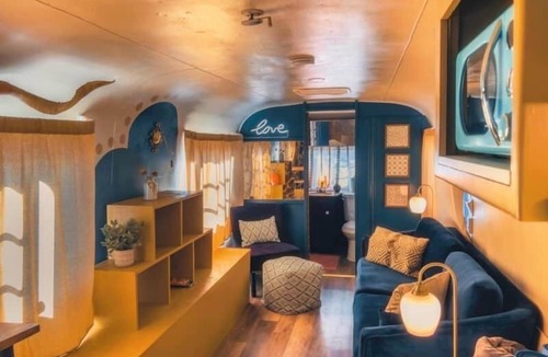 Truth or Consequences Resort | Vintage Avion Retreat - Mineral Hot Springs & Glamping