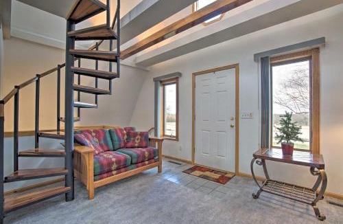 Towanda House | Vivid 'Cedar Ridge' Cabin ~ 23 Miles to Wichita!