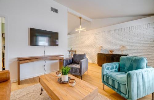 Hancock House | Walk to Campus: Creekside Austin Duplex!