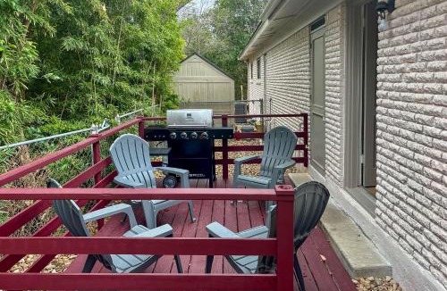 Hancock House | Walk to Campus: Creekside Austin Duplex!