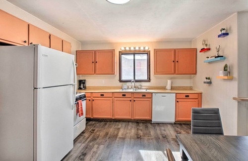 Red River Condo | Walk to Main St & Riverfront Trail: Mtn-View Condo