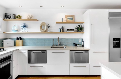 Sand Section House | Walk to Manhattan Beach, Ocean Views, Balcony & Peloton | Casa Del Mar