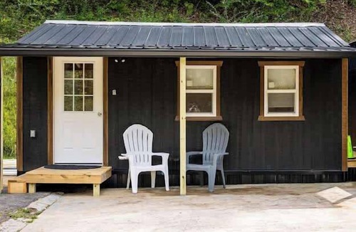 Betsy Layne Cabin | Wanderers Oasis