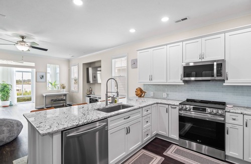 Jacksonville House | Water front downtown Jacksonville center Camp Lejeune New River Air Station