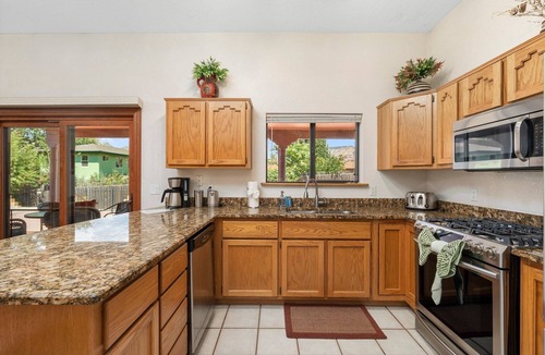 West Sedona House | Waterfall, Grapevines and Hot Tub with Views - Nice House Too!