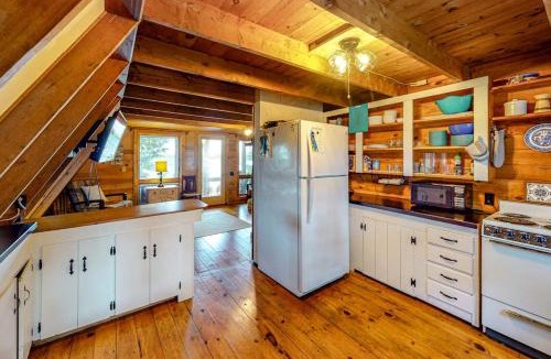 Franklin House | Waterfront A-frame on George's Pond with views, private dock, beach, kayaks, SUP