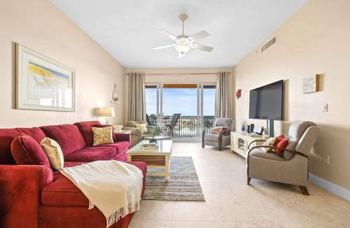 Clearwater Beach Condo | Waterfront Breeze Condo - Pool - Water views