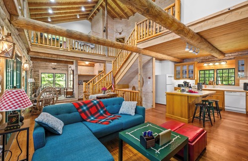 Heathsville Cabin | Waterfront Cabin! Dock, Crab, Paddle, Kayak, Outdoor Movie, Karaoke, and More!