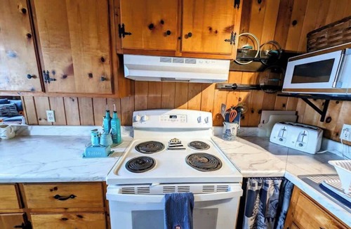 Sullivan House | Waterfront Cabin w/Kayaks & Fire Pit on Flanders Pond
