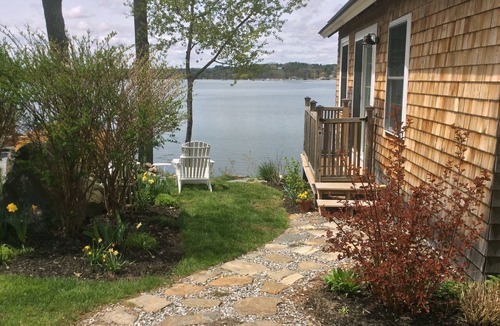 Edgecomb Cottage | Waterfront Cottage in Mid-coast Maine