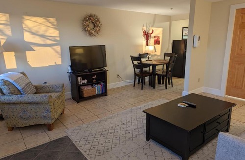 Edgecomb Apartment | Waterfront ground floor condo Sheepscot Harbour Vacation Club 1 Bedroom Condo #205