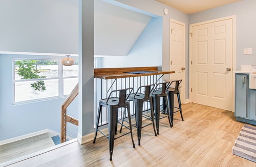 Royal House | Waterfront Lake Hamilton Vacation Rental w/Dock!