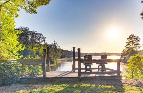 Lancaster House | Waterfront Lancaster Cabin ~ 10 Mi to Kilmarnock!