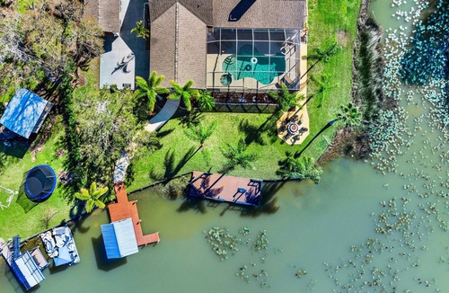 Westchase House | Waterfront * Pool * Pickleball * Basket *Sleeps 18