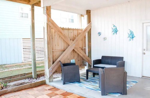 Village of Stump Sound Cottage | Waverly Cottage - Your Topsail Island getaway