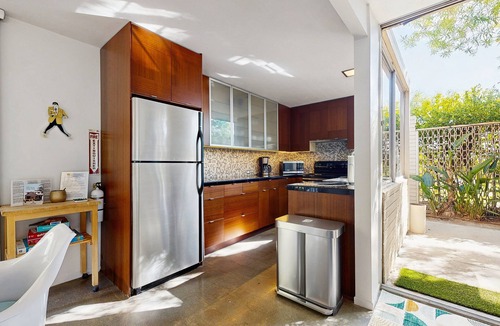 Palm Springs Villa | Well-designed & modern villa with patios, pool & hot tub - walk to downtown