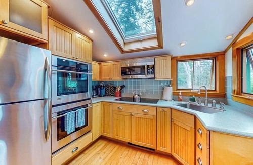 Port Clyde Cabin | Well-equipped cottage with modern touches, WiFi, gas grill, & beautiful views