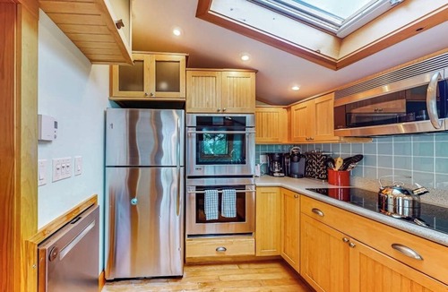 Port Clyde Cabin | Well-equipped cottage with modern touches, WiFi, gas grill, & beautiful views