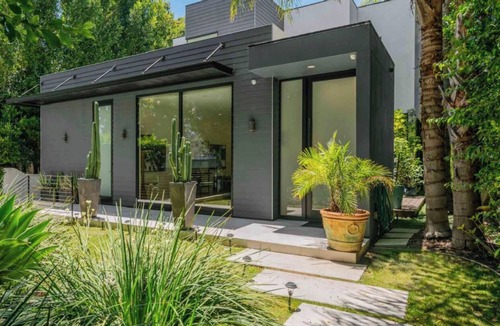 Melrose House | WEST HOLLYWOOD MODERN OASIS - Walk to dining & shopping. Gated. Private. Clean.
