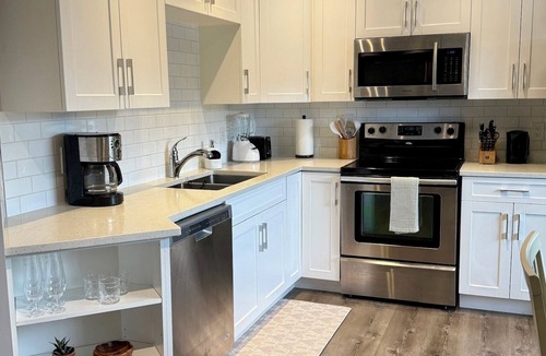 Shannon Lake House | West Kelowna Wine Country Suite – Private Driveway & Spacious Luxury Stay