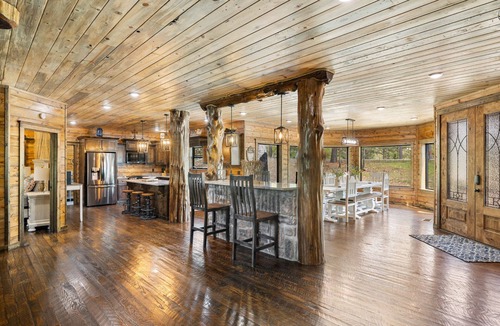 Broken Bow Cabin | Whiskey & Wine-Luxe 6 Bedroom Cabin, Oversized Private Showers w/Rainheads