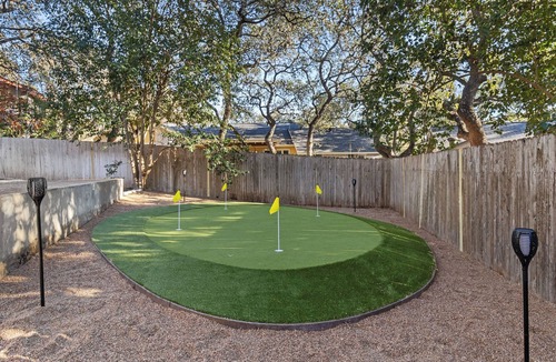 Wetmore House | White Lotus - Entertainers dream! Pool, Hot tub, Game room, Mini golf!