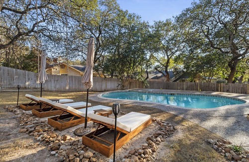 Wetmore House | White Lotus - Entertainers dream! Pool, Hot tub, Game room, Mini golf!