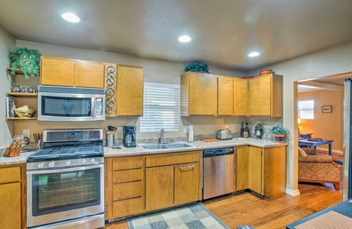 Prescott House | White Spar Cottages Near Whiskey Row, Prescott Courthouse. Large Parking Area.