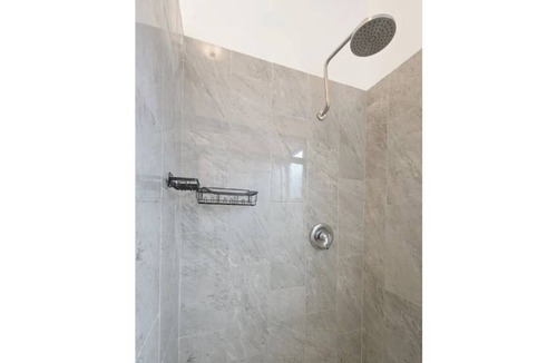 Pulaski Park Apartment | Wicker Park- Fast Internet- Dedicated Workspace