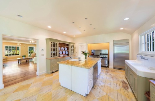 Anderson Valley House | Wild Iris Retreat- Family Friendly Anderson Valley Estate with Pool, Sleeps 15