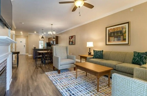 Stonehouse Resort | Williamsburg Virginia Charming 2-bedroom Villa Resort -an IHG Holiday Inn Resort