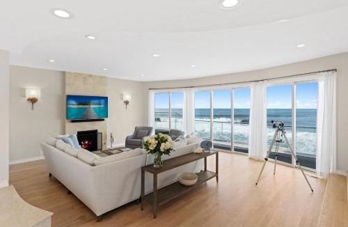 Lower Hermosa Villa | Windansea Escape