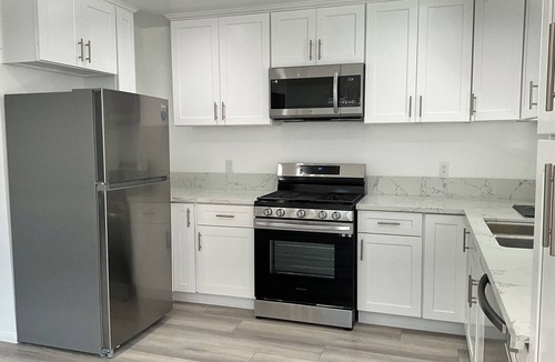 Los Angeles House | Working Professionals & Short-Term renters seeking newly built 2br 2 bath