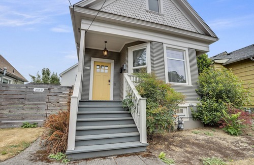 Mississippi District House | Yellow Door at the Heart of Famous Mississippi Ave
