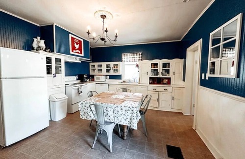 New Braunfels House | York Creek Cottage `The Walheifer Haus`