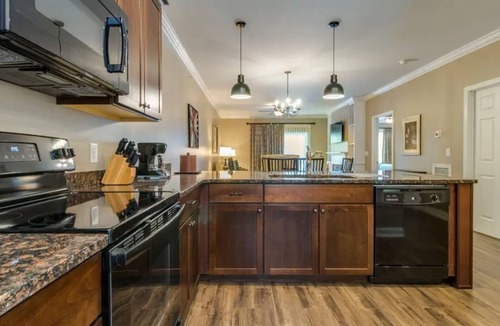 Stonehouse Resort | Your Historic Escape Awaits at Holiday Inn Club Vacations Williamsburg- 2 Bd.