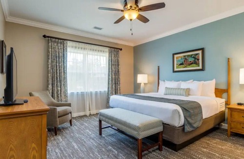 Stonehouse Resort | Your Historic Escape Awaits at Holiday Inn Club Vacations Williamsburg- 2 Bd.