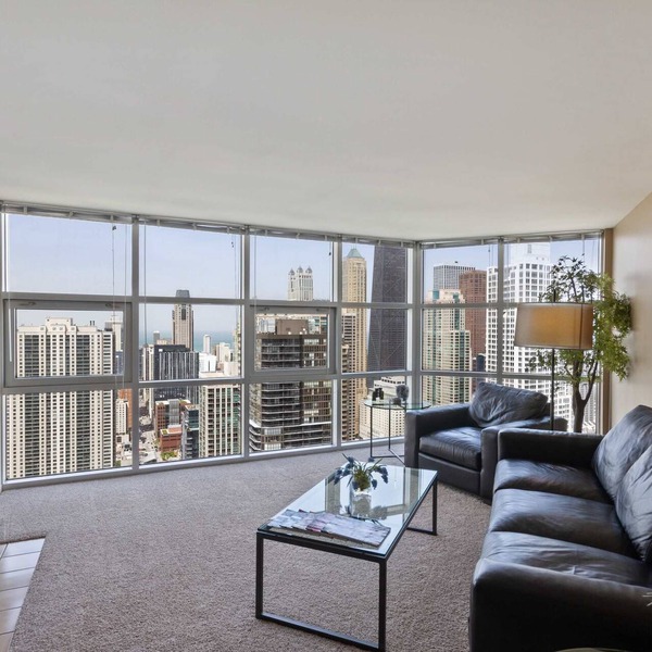 52nd Floor MagMile Penthouse Views Fireplace Pool
