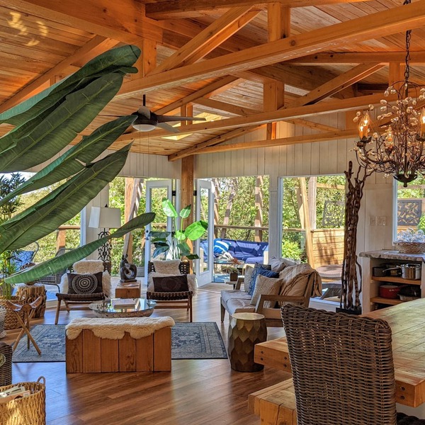 Glass Treehouse NEXT LEVEL Austin OUTDOOR ADVENTURE-POOL-Exotic vibe & Parkside