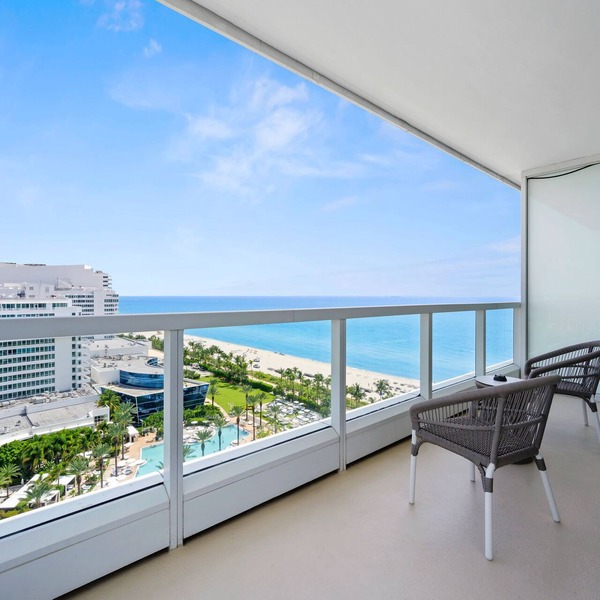 Ocean View Luxury Studio at Sorrento in Fontainebleau Hotel in Miami Beach