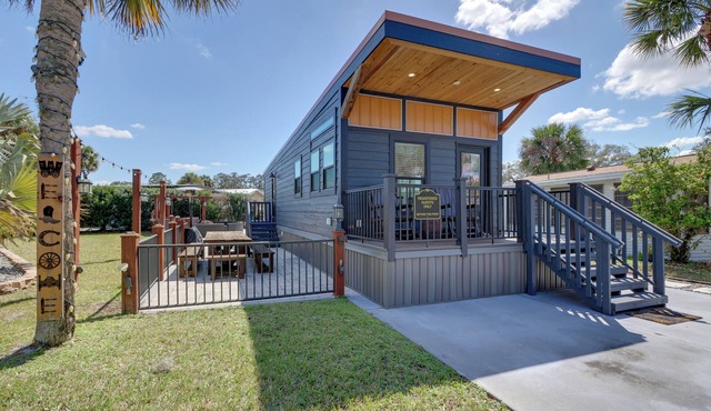 0.5 Mi to Rodeo & Events! River Ranch Tiny Home