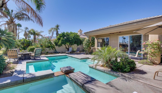 066097: La Quinta Home on Golf Course w/Pool!