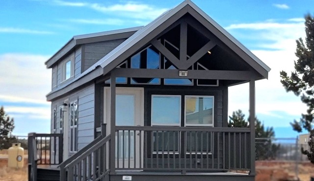 092 Tiny Home near Grand Canyon South Rim Sleeps 8