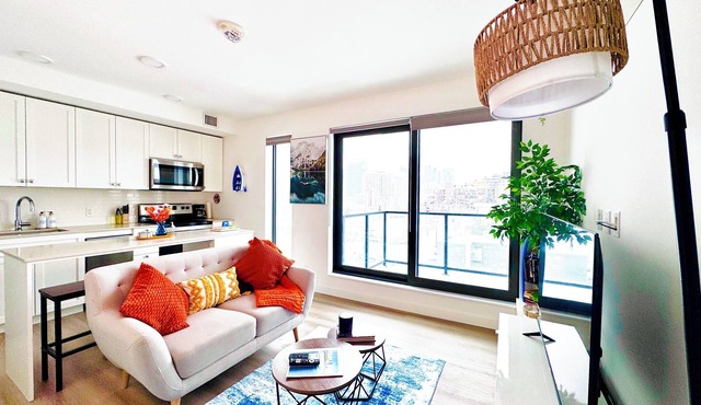 1 Bedroom Apt | Bow River Views | 5 mins to Stampede | Free Street Parking