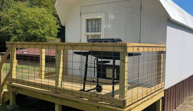1-bedroom Little Lodge 2.5 miles from Hillbilly Trails