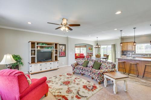 10 Mi to Aztec Ruins: Family Home w/Large Yard!